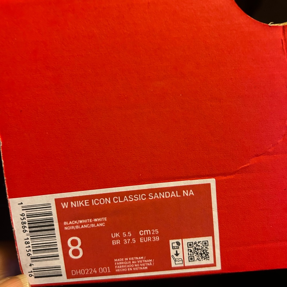 Nike Icon Classic Sandal - Black and White